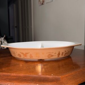 PYREX Brown and White Divided Dish